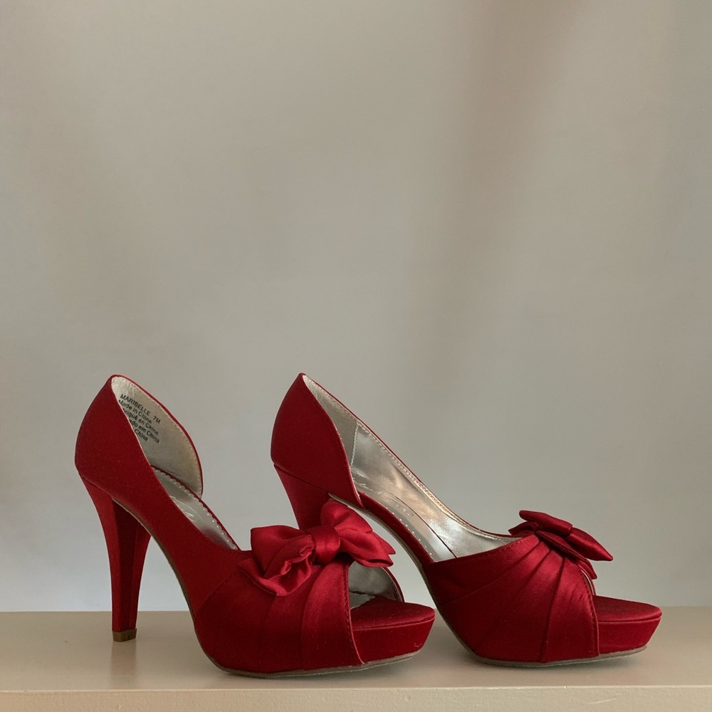 Michaelangelo Maribelle Peep Toe Heels